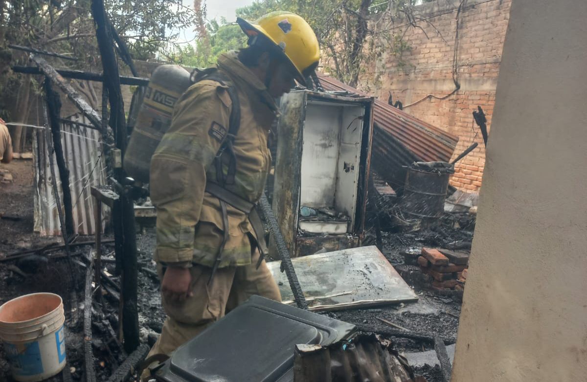 Casa incendiada en Guasave