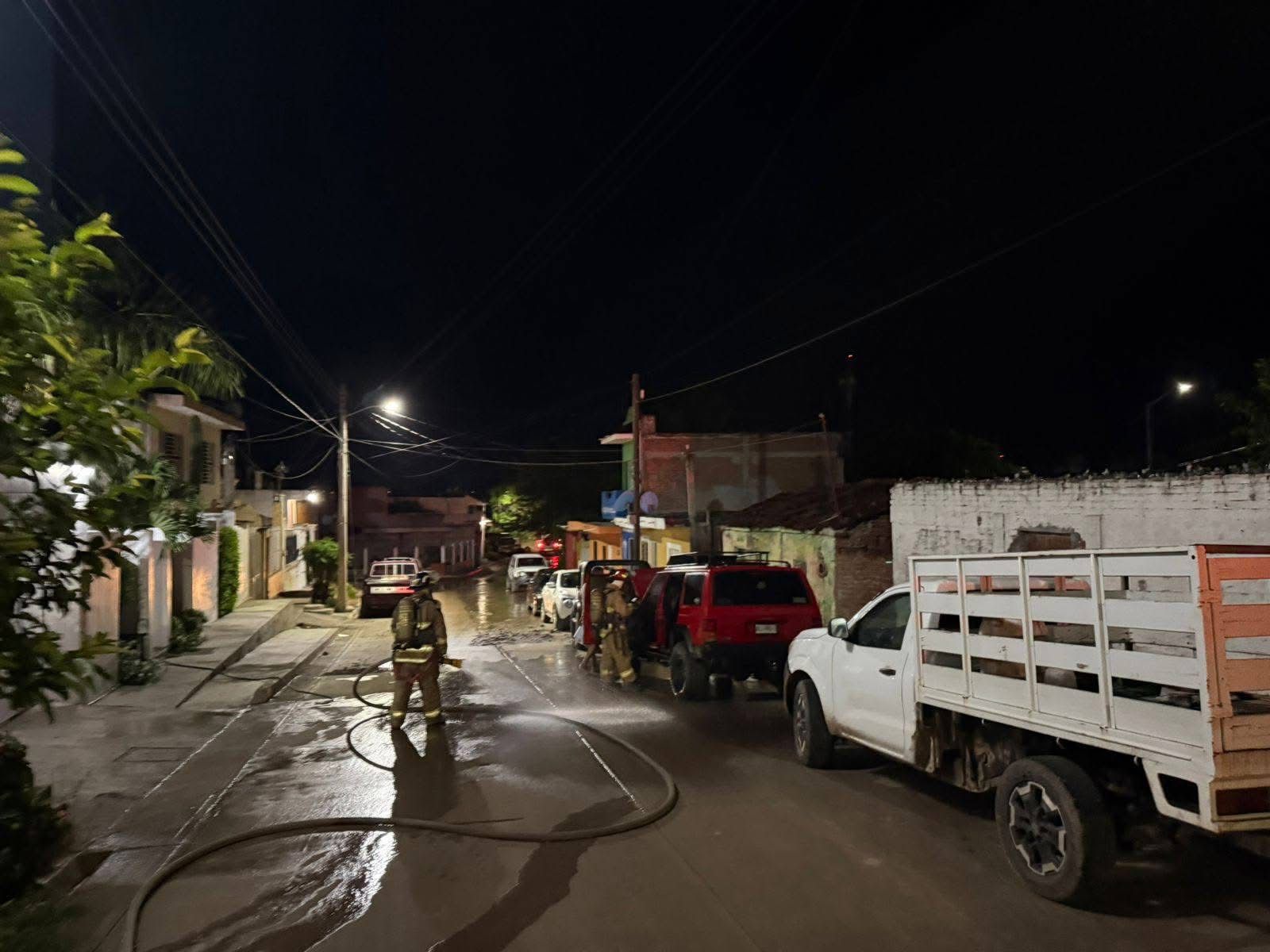 Se quema vehículo en Villa Unión, Mazatlán