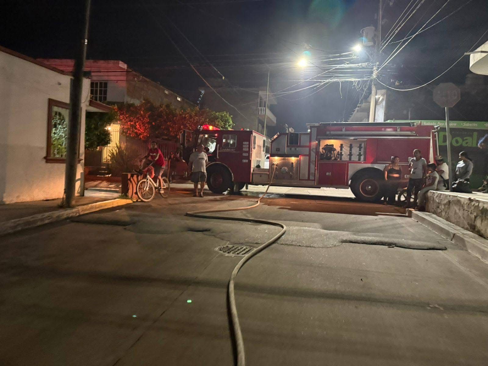 Se quema vehículo en Villa Unión, Mazatlán