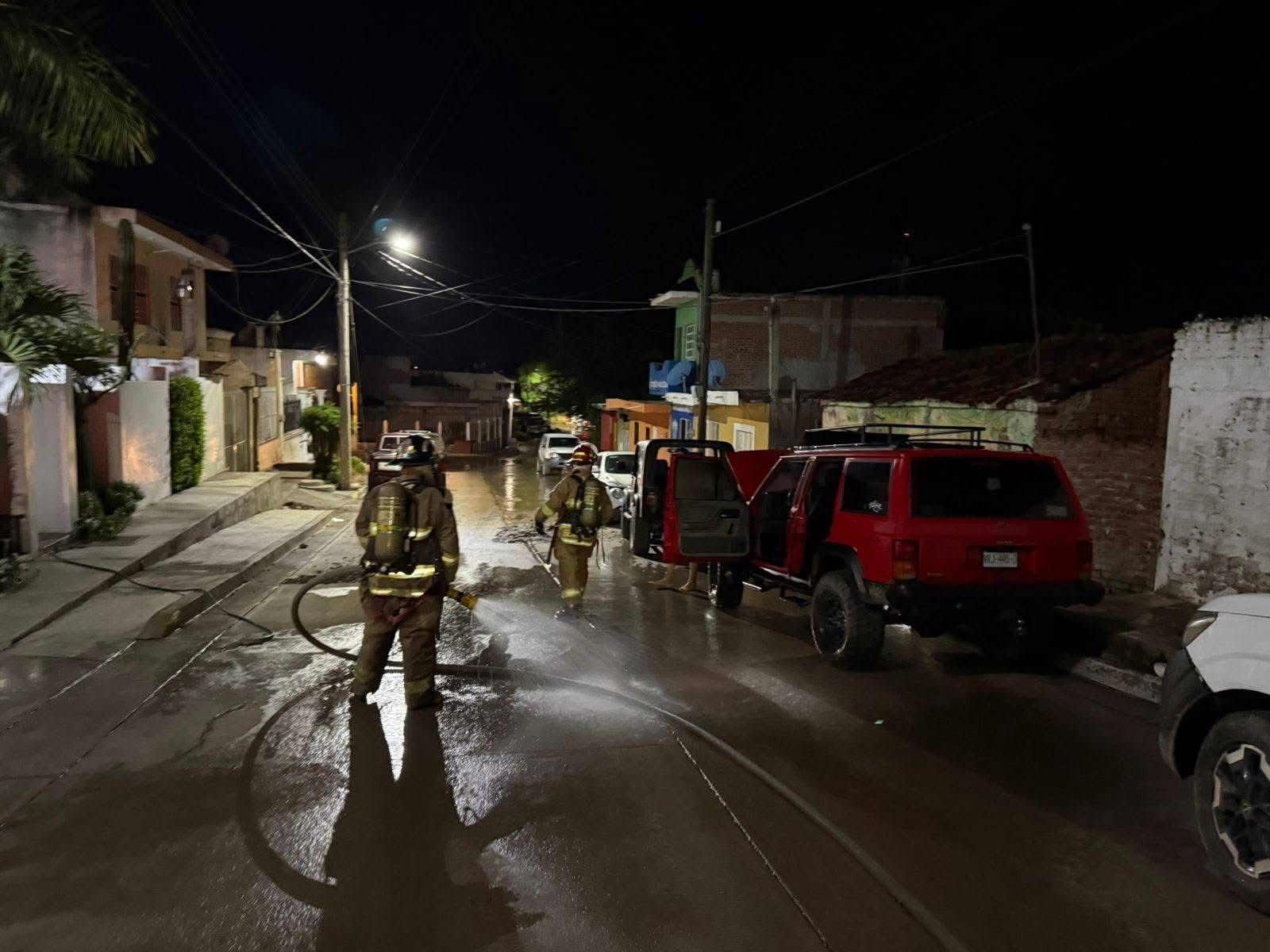 Se quema vehículo en Villa Unión, Mazatlán