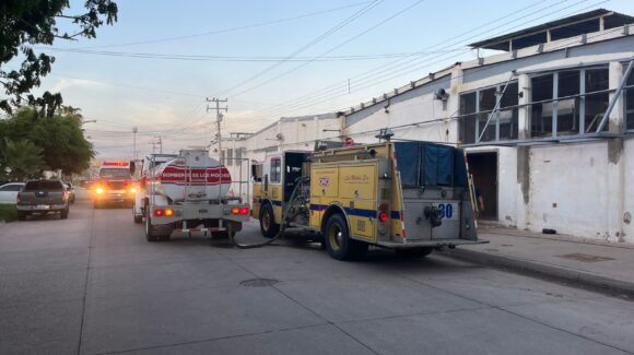 Se incendia bodega de papas en el sector Las Fuentes de la ciudad de Los Mochis, Sinaloa