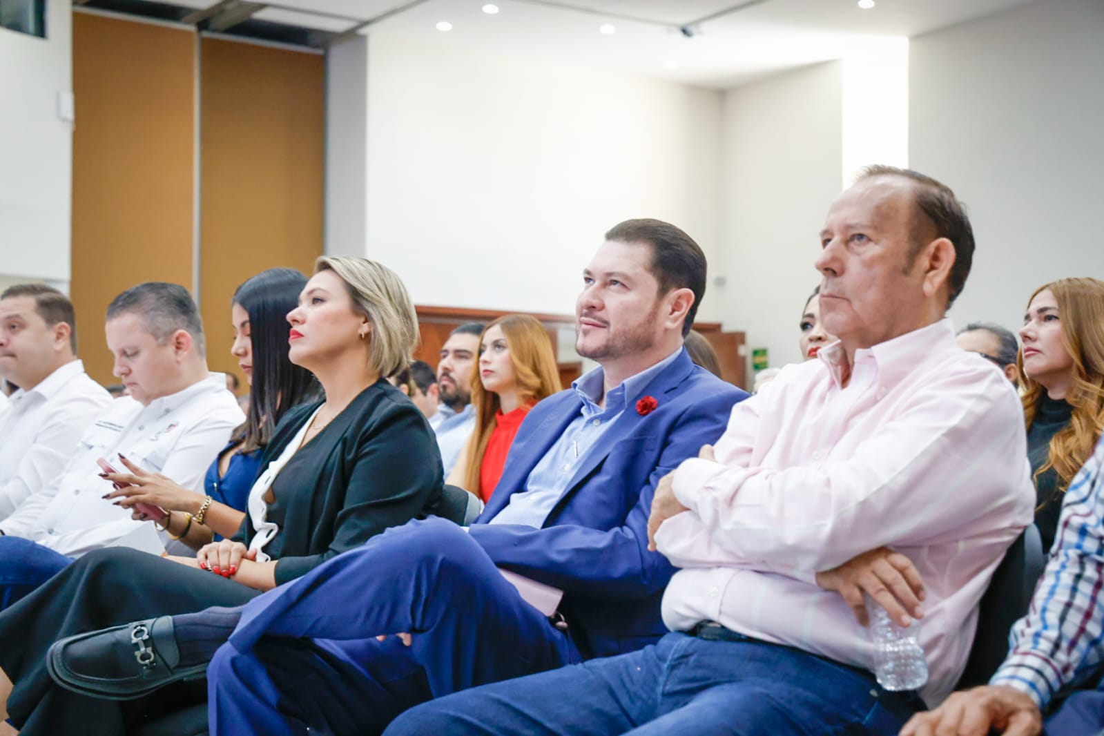 diputados locales del Partido Revolucionario Institucional (PRI) presentaron el informe correspondiste al Primer Año de Actividades de la 65 Legislatura en el Congreso Local.