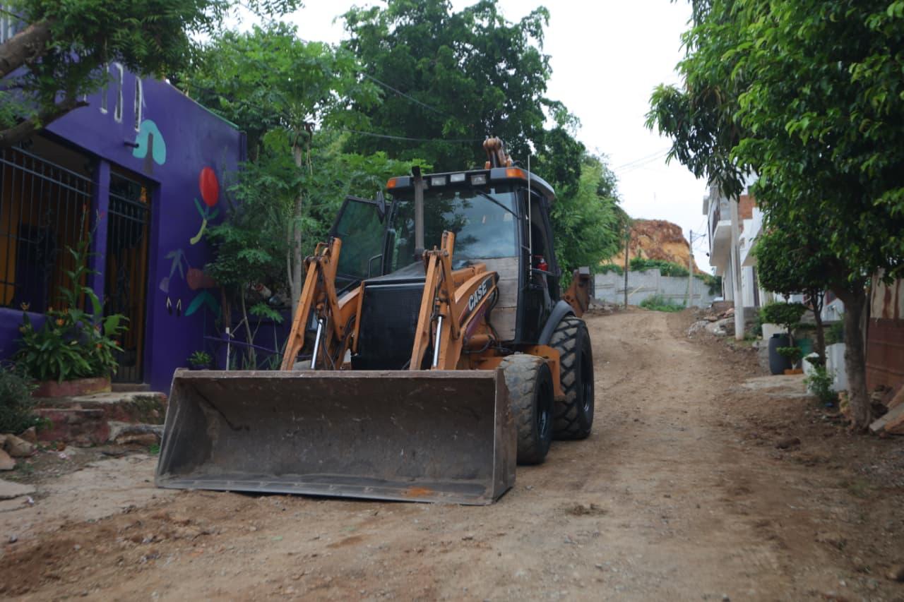 Inicia pavimentación en tres colonias de Mazatlán