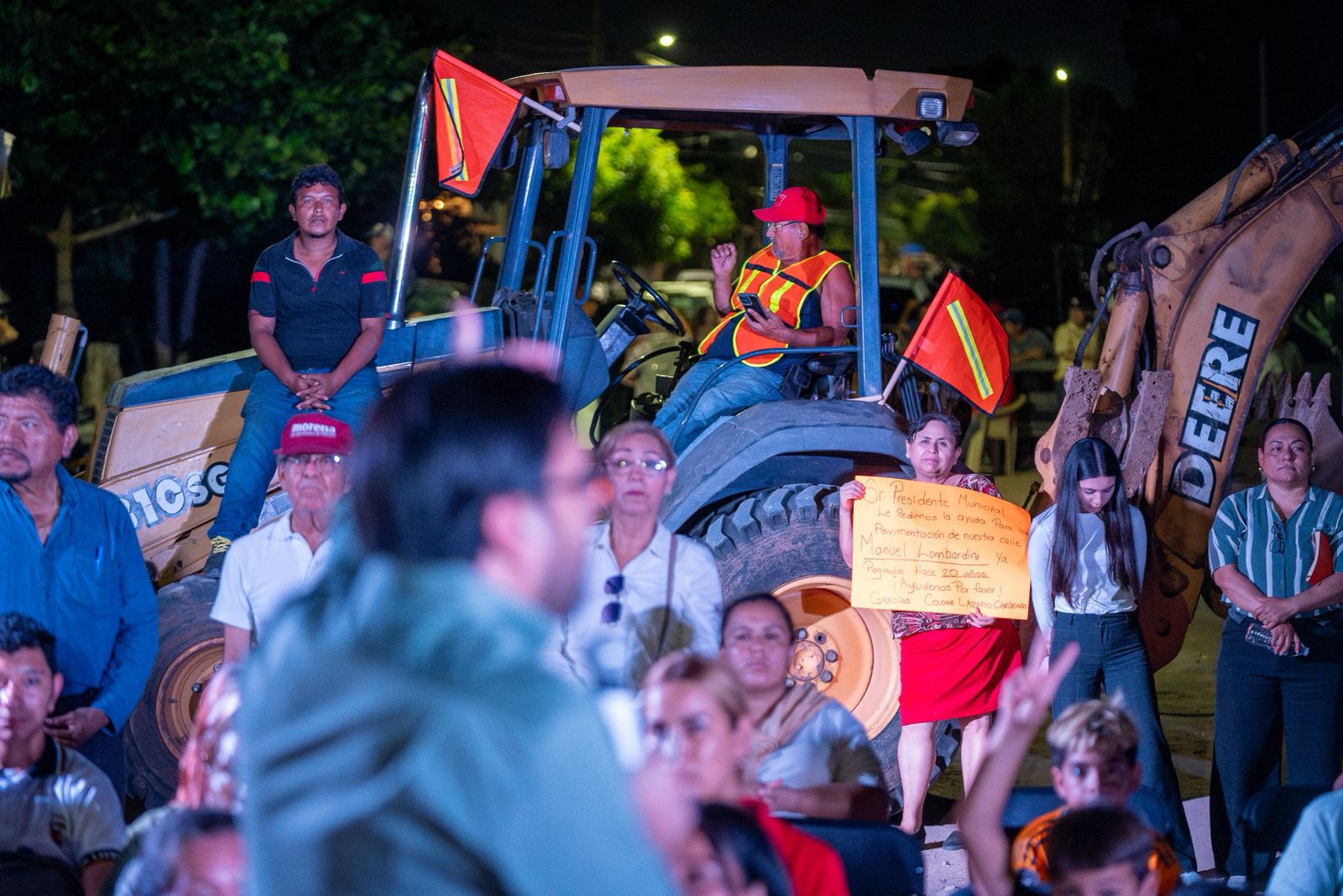 Inician obras de pavimentación en la Antorchista Campesina y Los Huizaches