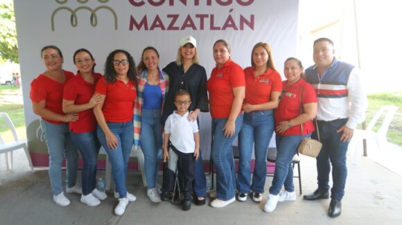 Lleva Estrella Palacios la jornada “Contigo Mazatlán” a los vecinos de Prados del Sol