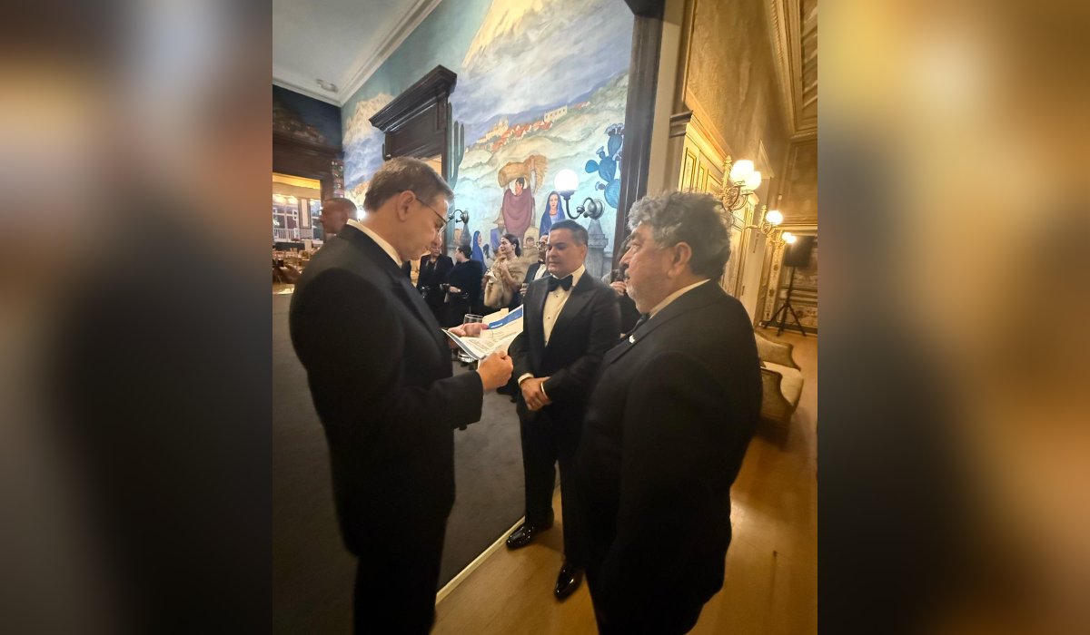 Juan José Arellano de Grupo ARHE en la Casa Blanca