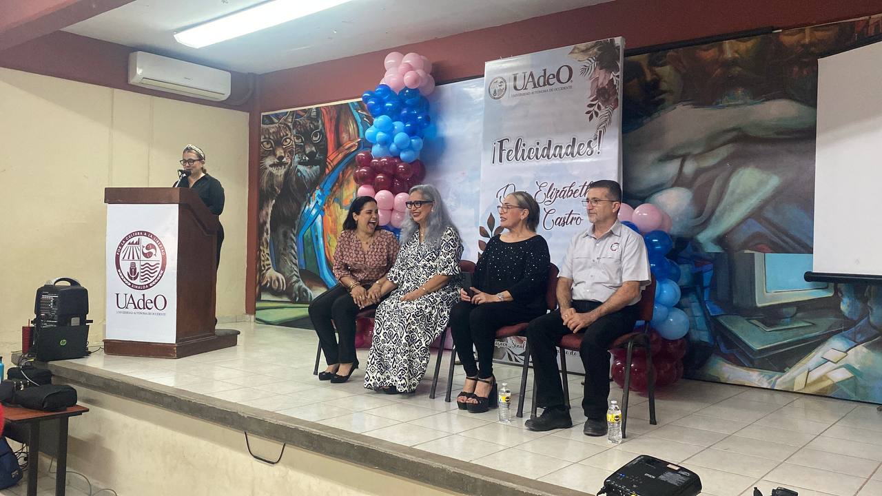Jubilación de la maestra Elizabeth Urías en la UAdeO Guasave
