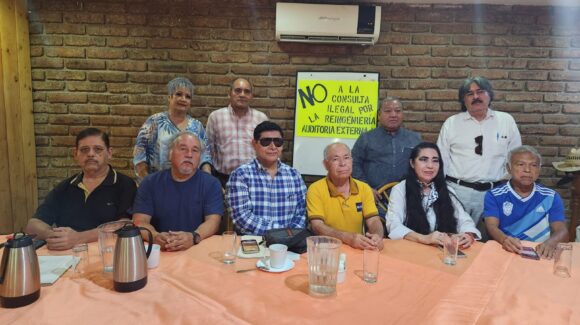 Jubilados de la UAS en Guasave, Sinaloa, rechazan reingeniería y exigen auditoría externa; irán a tribunales si les descuentan