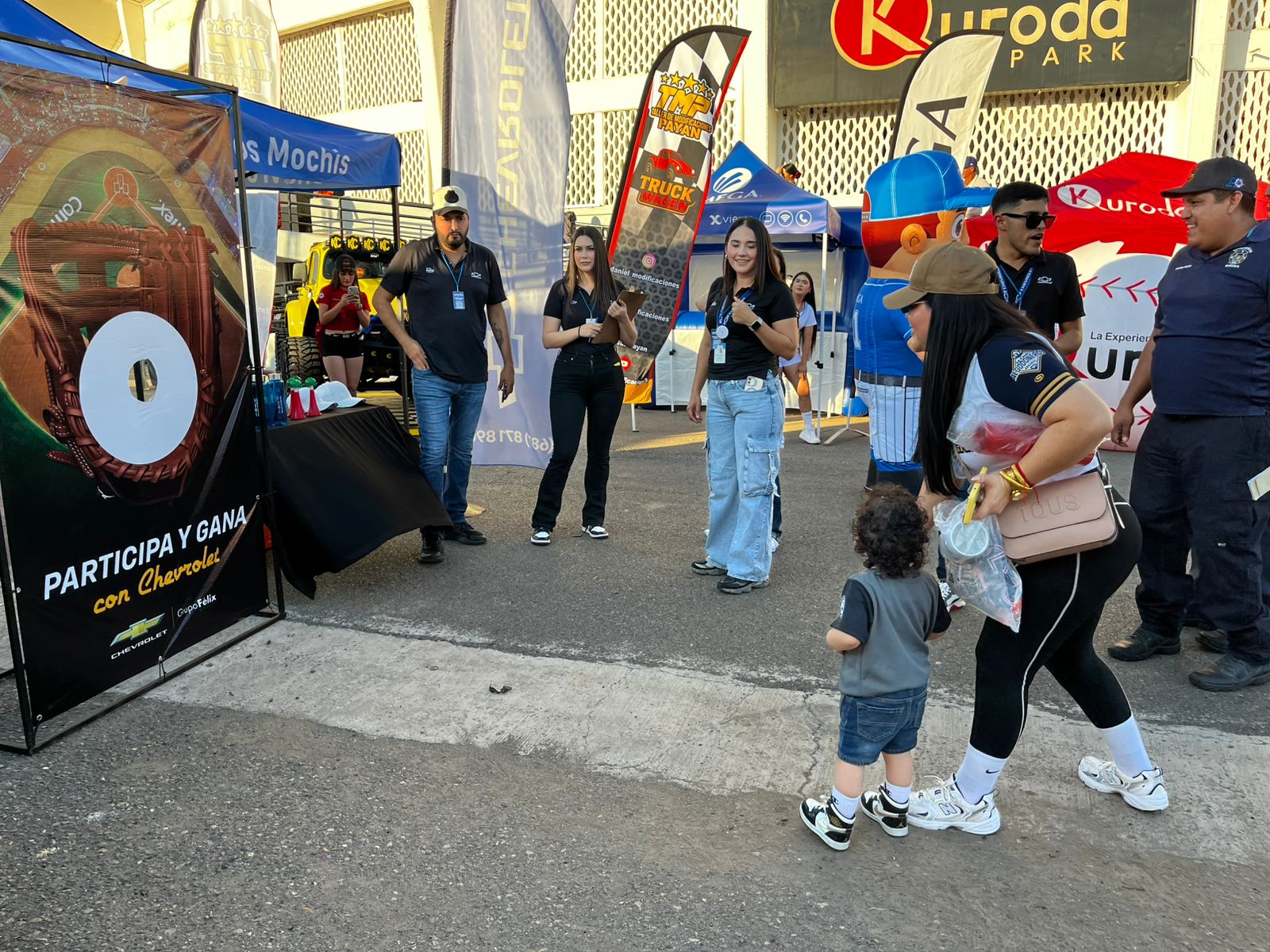 Juego inaugural de los Algodoneros de Guasave en el Kuroda Park