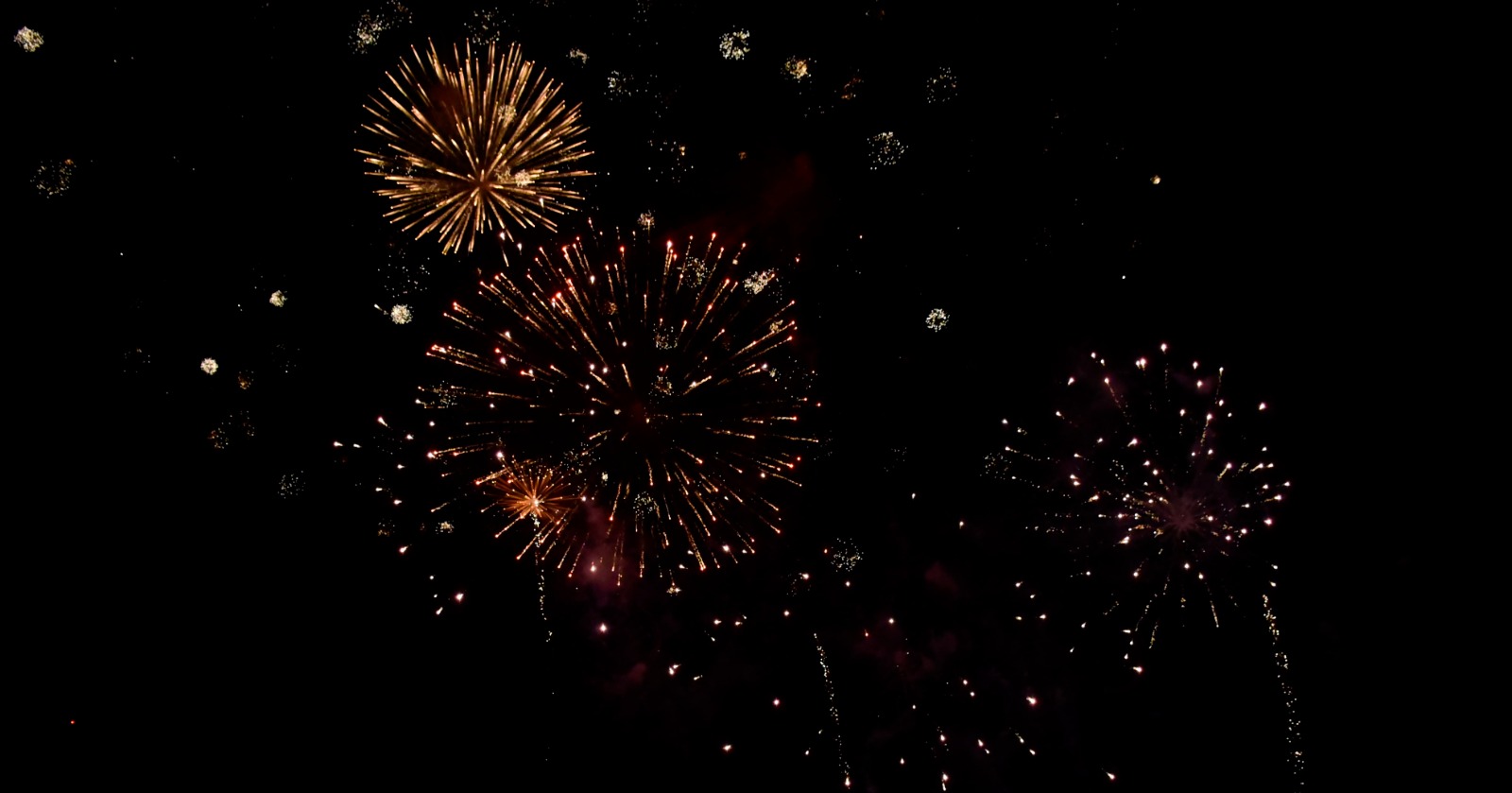 Show de luces en el juego inaugural de los Cañeros de Los Mochis en el Chevron Park