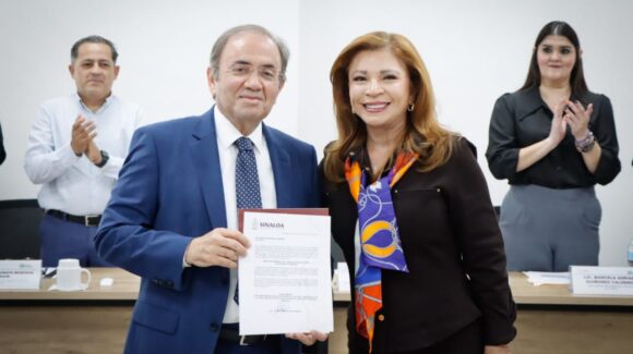 Junta Directiva de Cobaes ratifica a Santiago Inzunza Cázares al frente del Colegio