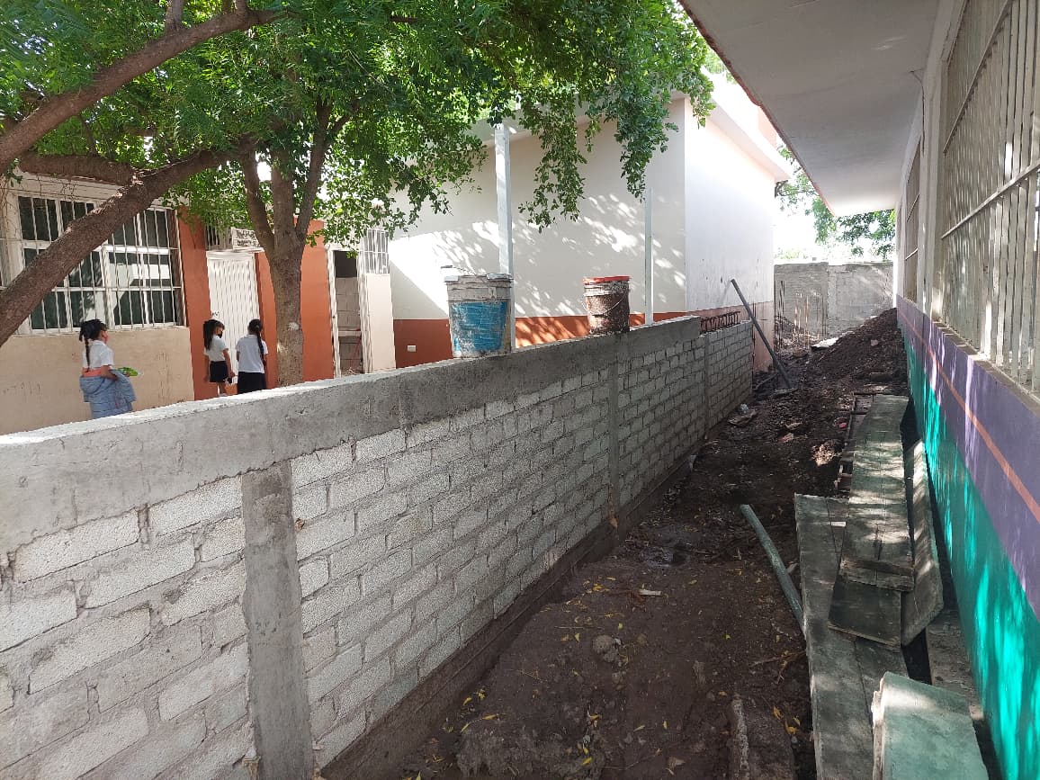 Barda perimetral de kínder en Prado Bonito, Guamúchil, Sin.