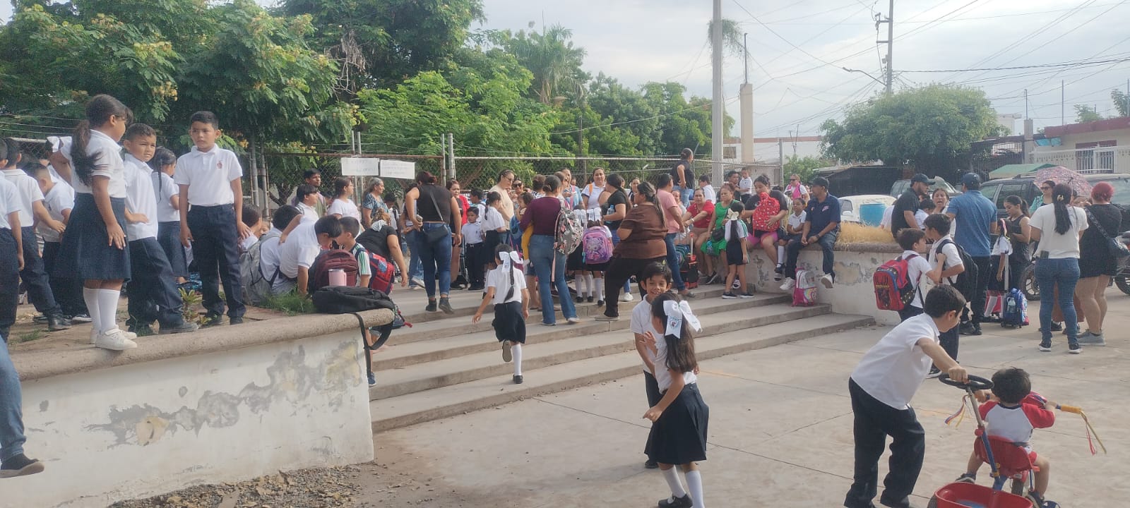 la primaria francisco villa en los mochis amanecio tomada