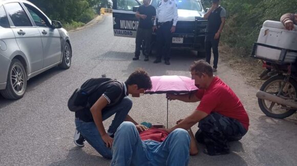 Padre e hija lesionados al derrapar en motocicleta en Guasave, Sinaloa