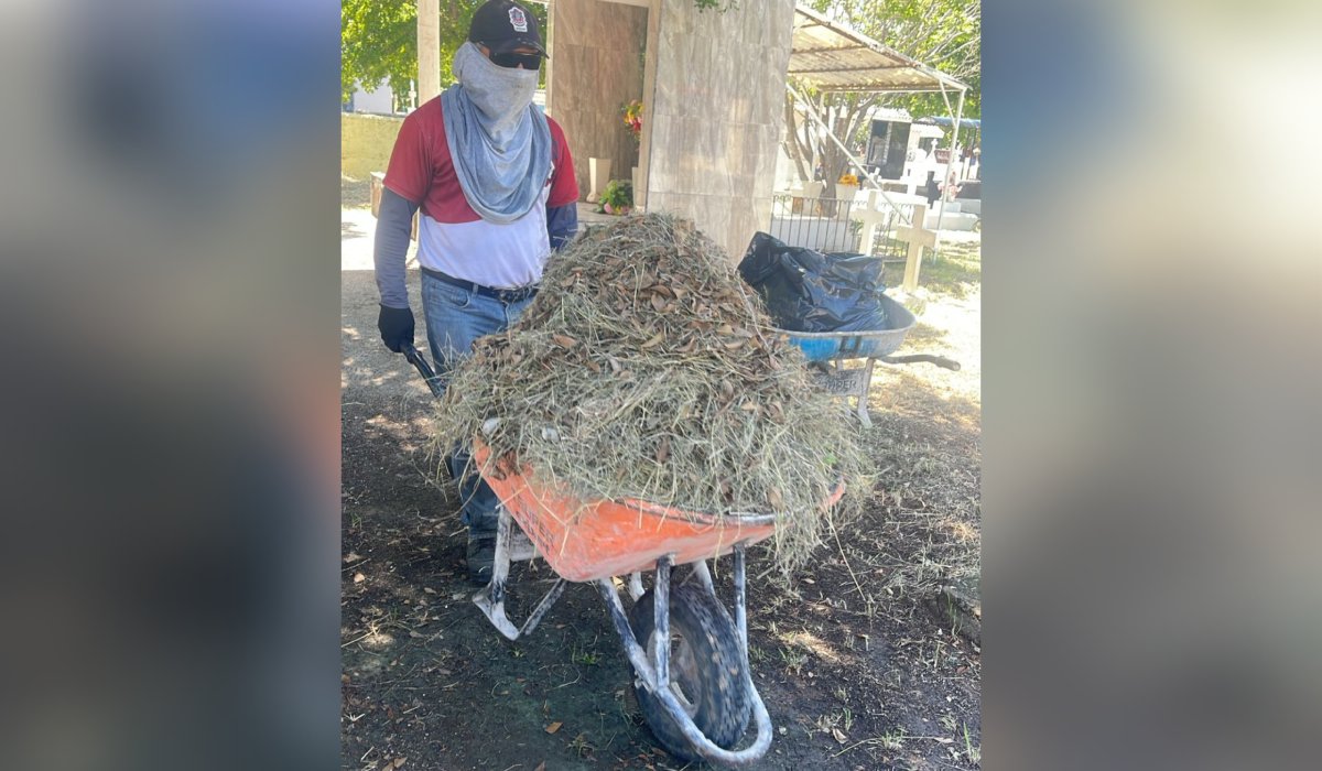 Limpieza de panteones en Mazatlán, Sinaloa