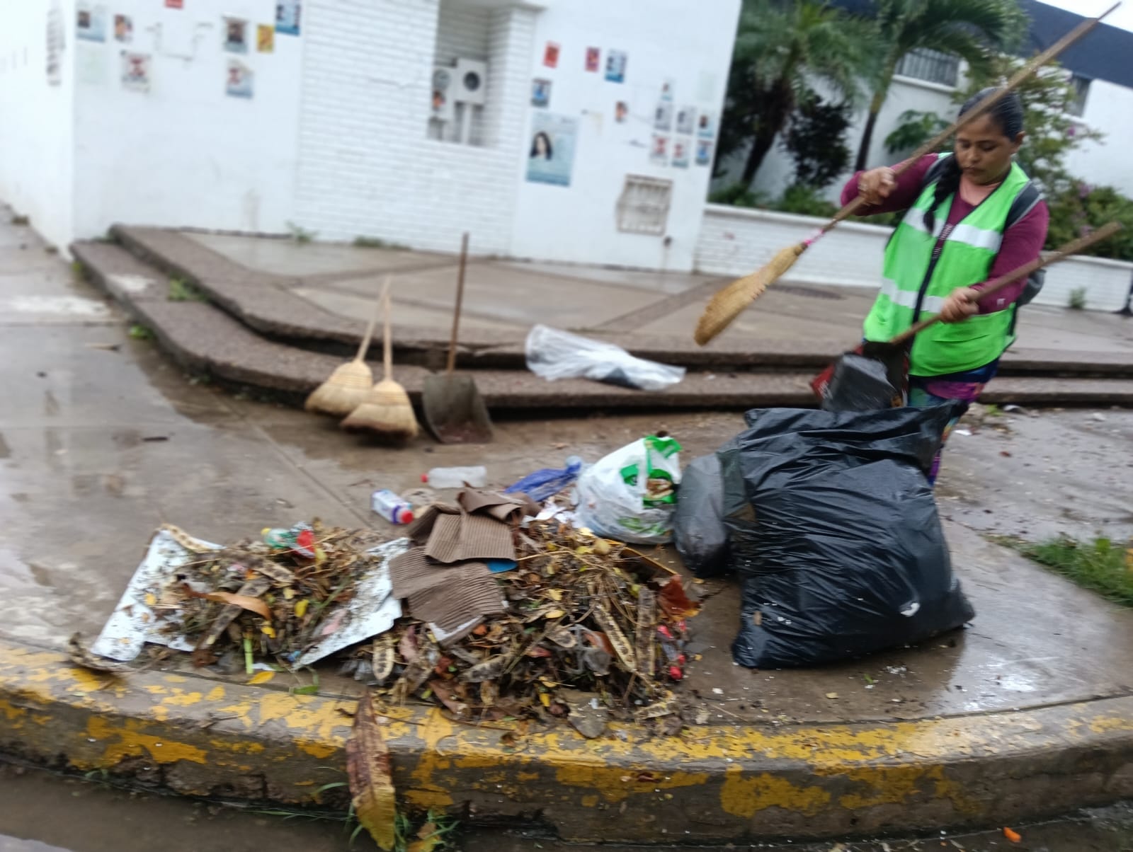 Limpieza en Mazatlán tras lluvias