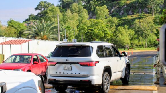 Llega Rocha Moya a la Tercera Región en Mazatlán, Sinaloa para reunión con García Harfuch y empresarios