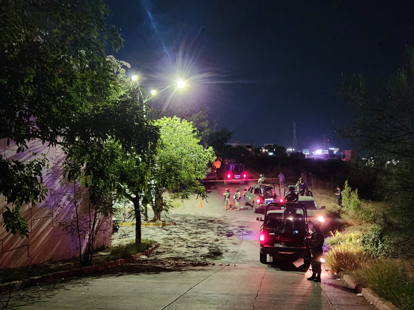 Hallan a hombre sin vida en entrada a Perisur, Culiacán