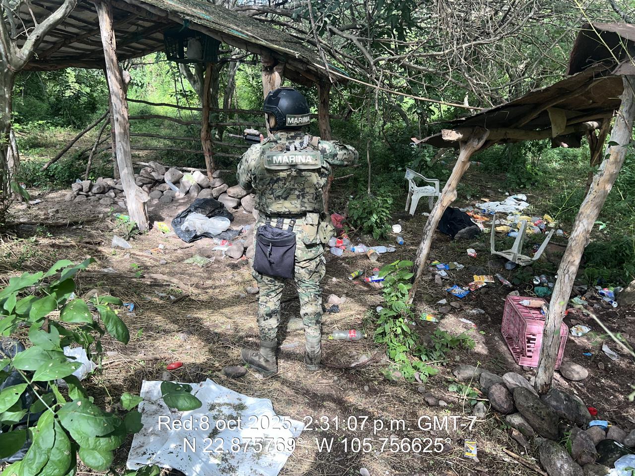 Localizan campamento y artefacto explosivo en poblado de Escuinapa