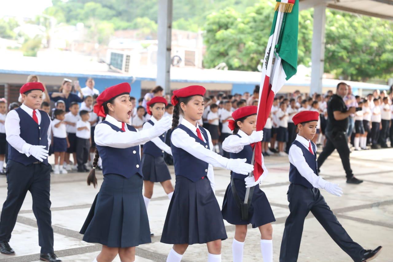 Realizan lunes cívico en primaria Ignacio López Rayón, en Mazatlán