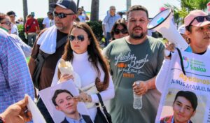 madre de carlos emilio joven desaparecido en mazatlan