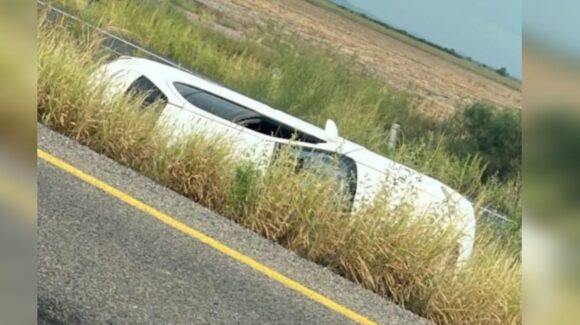 Maestra sufre volcadura en la México 15 y el ejido Chihuahuita, Ahome, Sinaloa