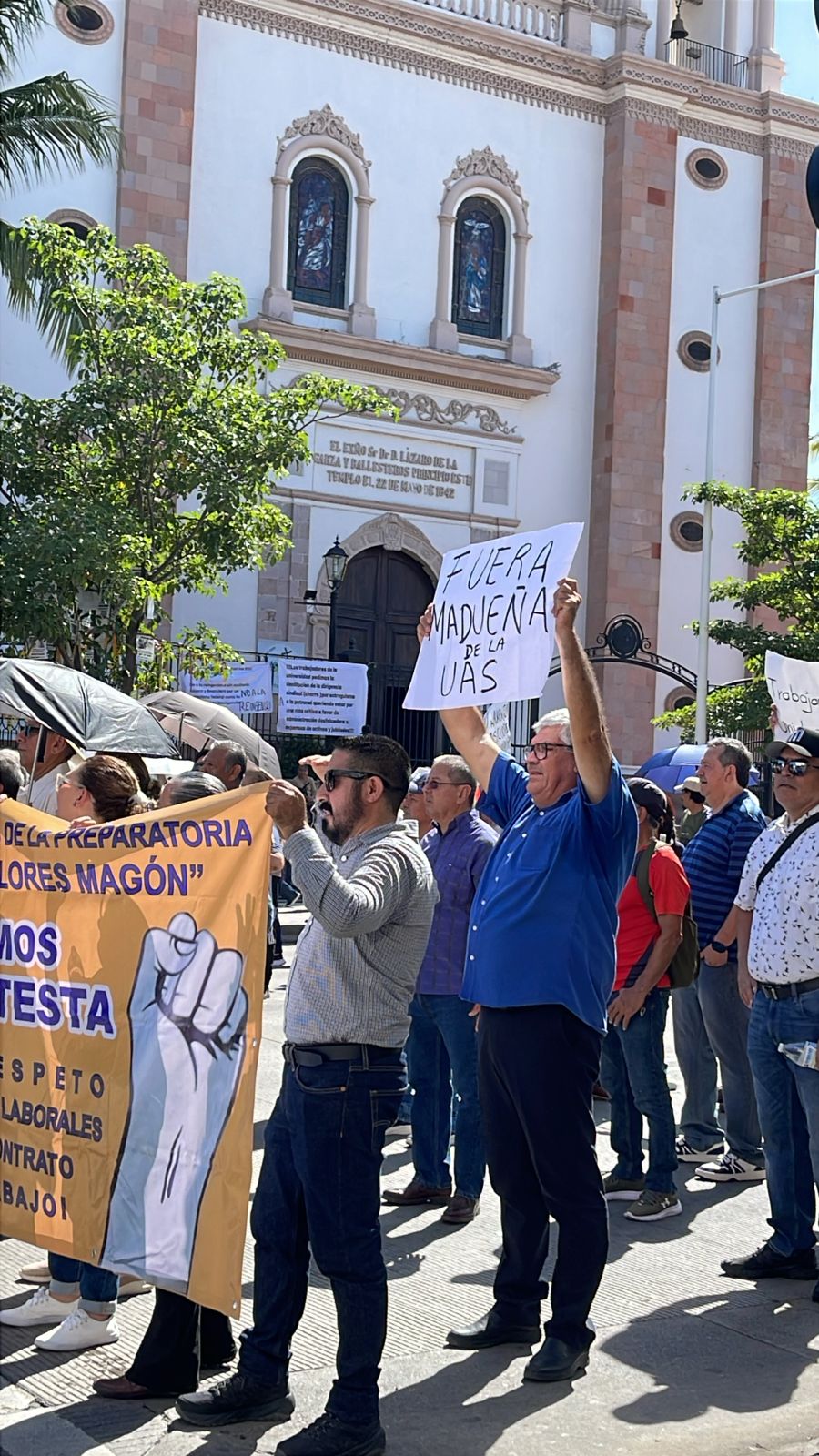 manifestacion contra la reingenieria financiera de la UAS