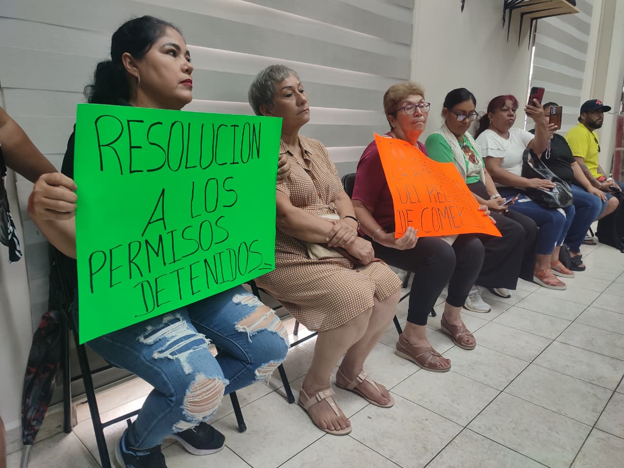 Se manifiestan tianguistas en Ayuntamiento de Mazatlán
