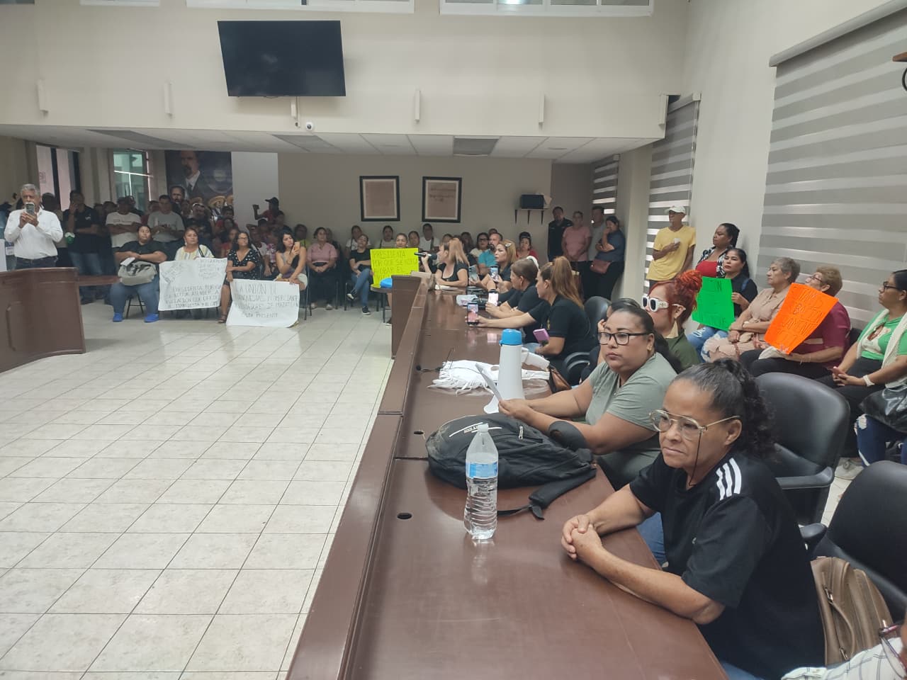 Se manifiestan tianguistas en Ayuntamiento de Mazatlán