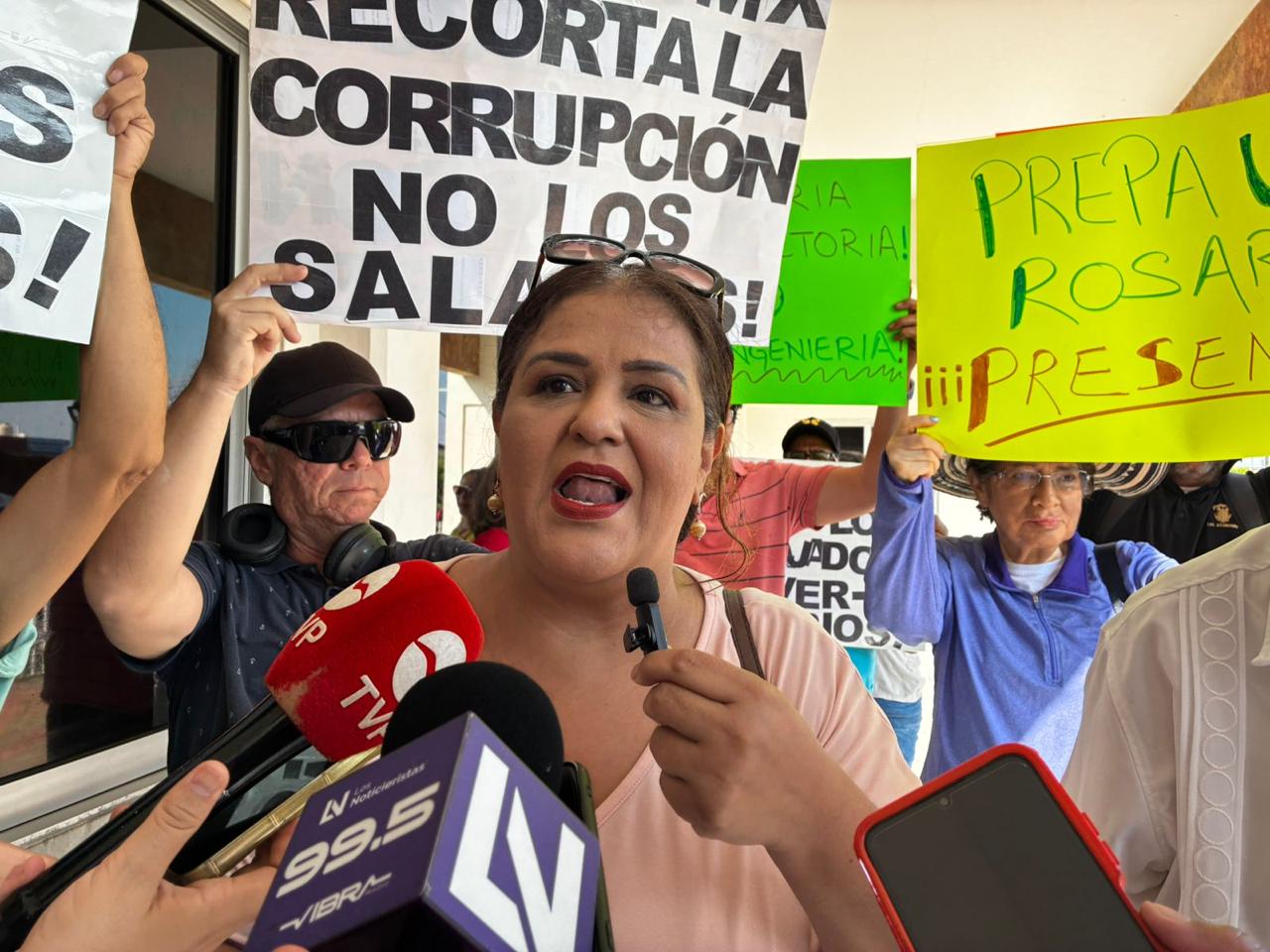 Se manifiestan contra reingeniería de la UAS trabajadores en Mazatlán