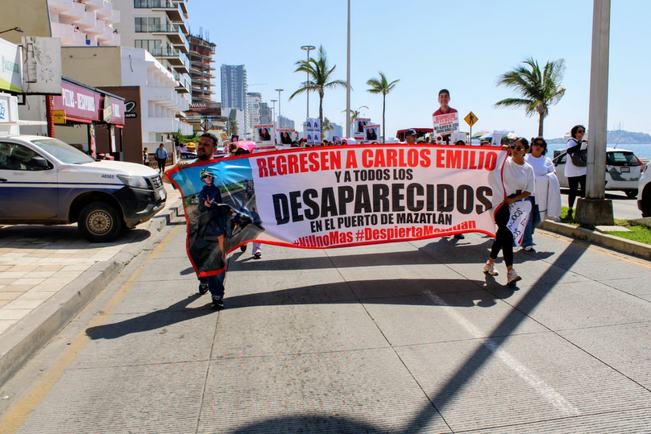 Marcha por jóvenes desaparecidos en Mazatlán