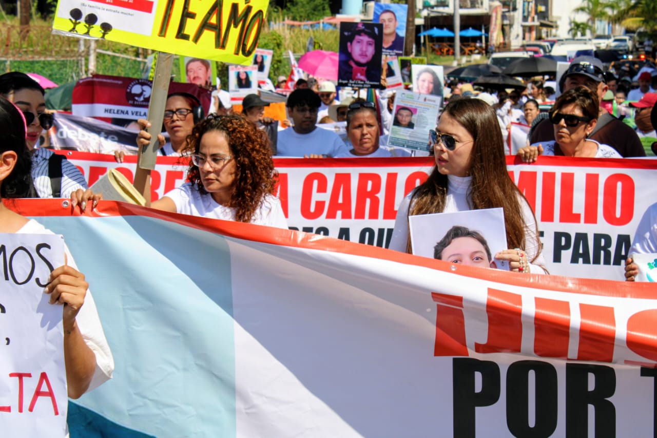 Marcha por jóvenes desaparecidos en Mazatlán