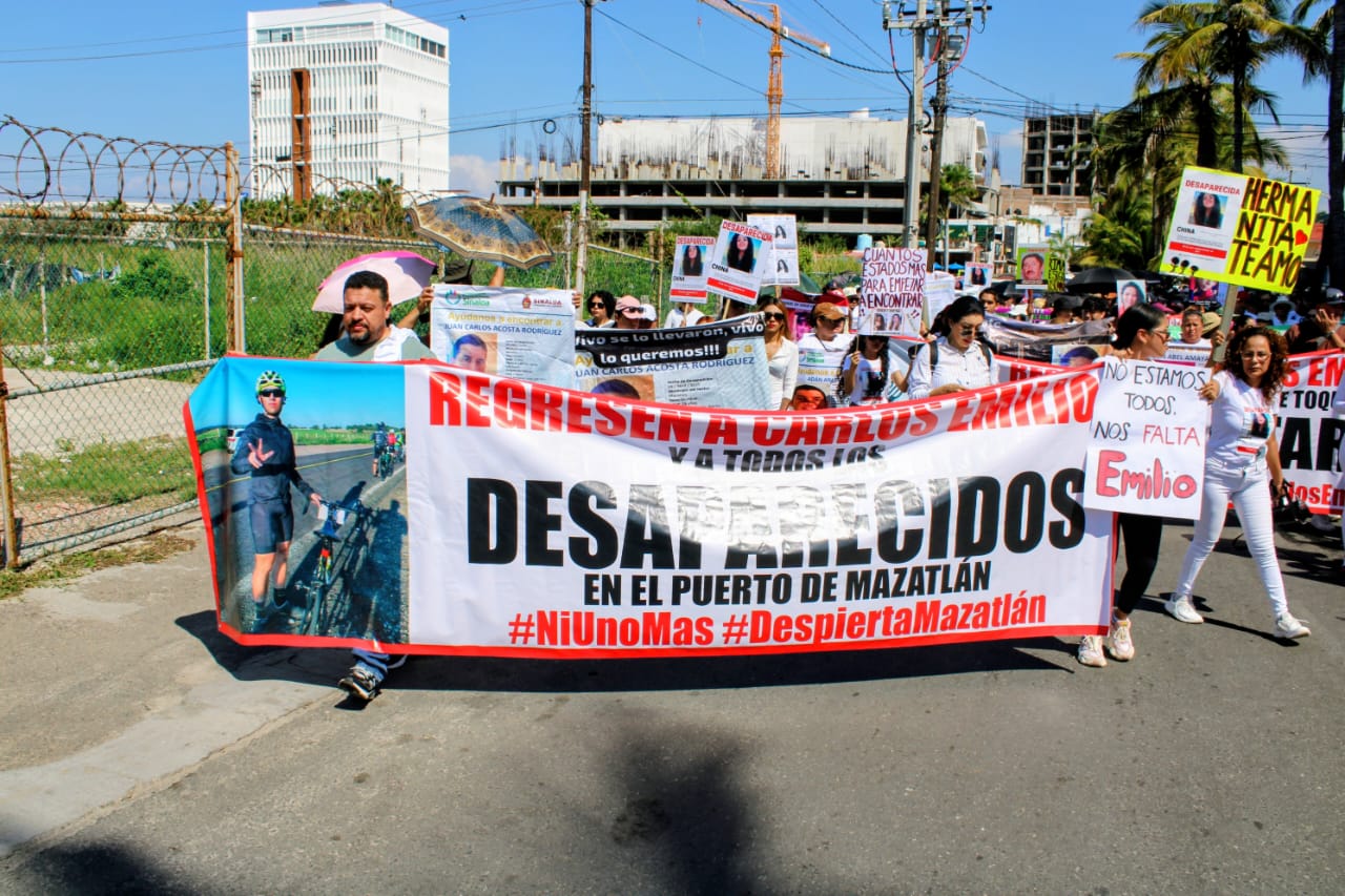 Marcha por jóvenes desaparecidos en Mazatlán