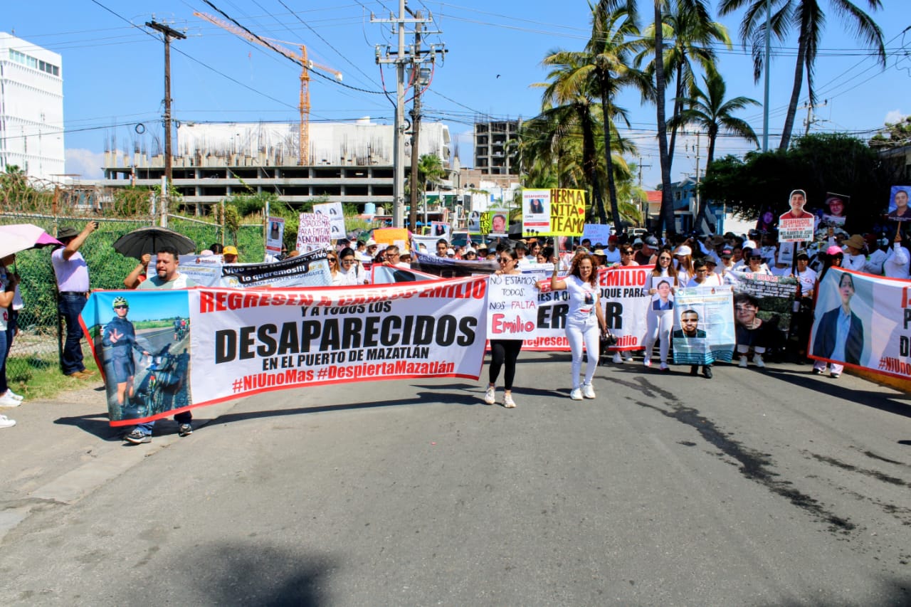 Marcha por jóvenes desaparecidos en Mazatlán