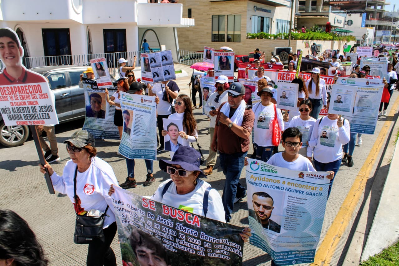 Marcha por jóvenes desaparecidos en Mazatlán