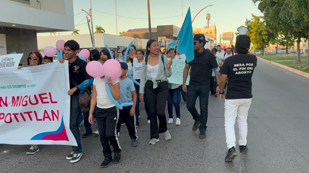 Marcha Nacional por la Mujer, la Vida y la Paz en Los Mochis