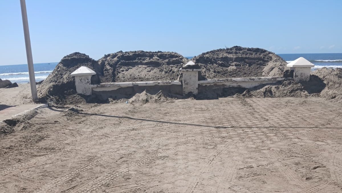 marejada en bulevar tiburon en las glorias guasave