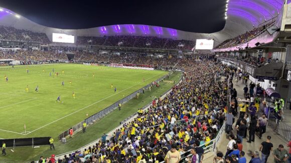 Mazatlán vibra con el duelo entre los Cañoneros y América ante más de 18 mil aficionados