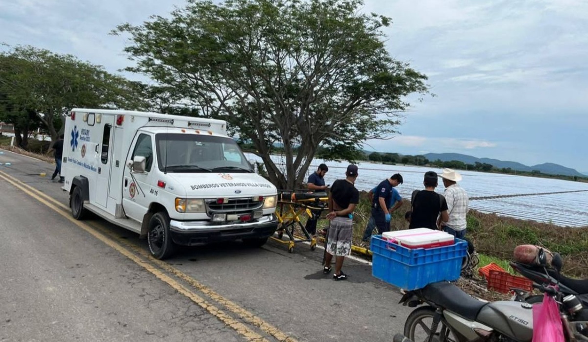 Motociclista cae a zanja en carretera Villa Unión-Walamo