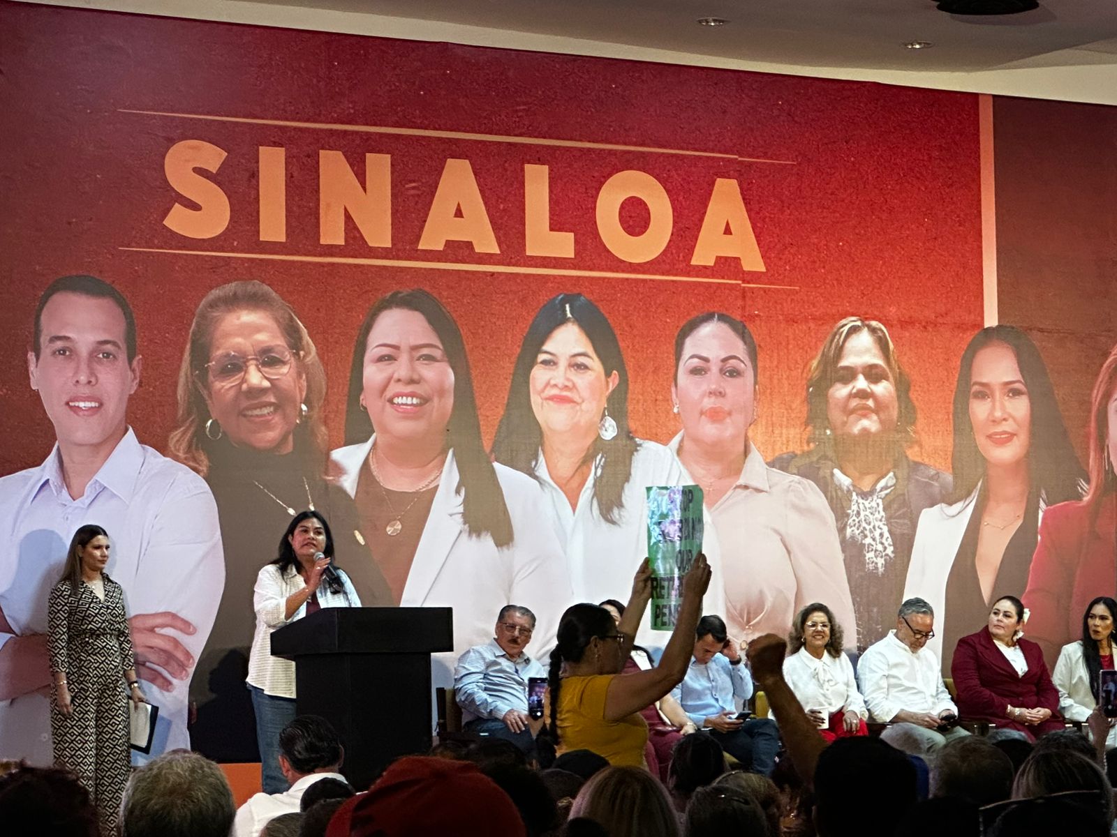 Facción de Morena muestra apoyo a Gerardo Vargas en Mazatlán