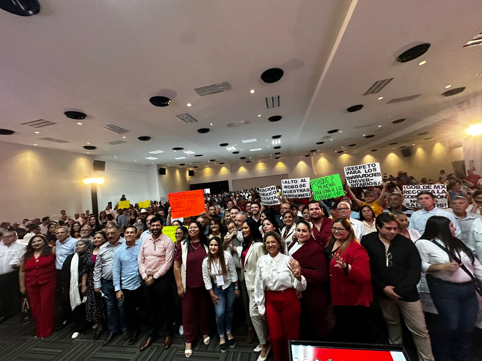 Facción de Morena muestra apoyo a Gerardo Vargas en Mazatlán