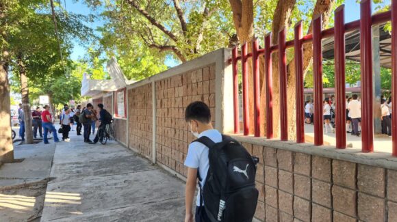 Regresa el cubrebocas y gel antibacterial en algunas escuelas de Guasave, Sinaloa, por brotes de Coxsackie