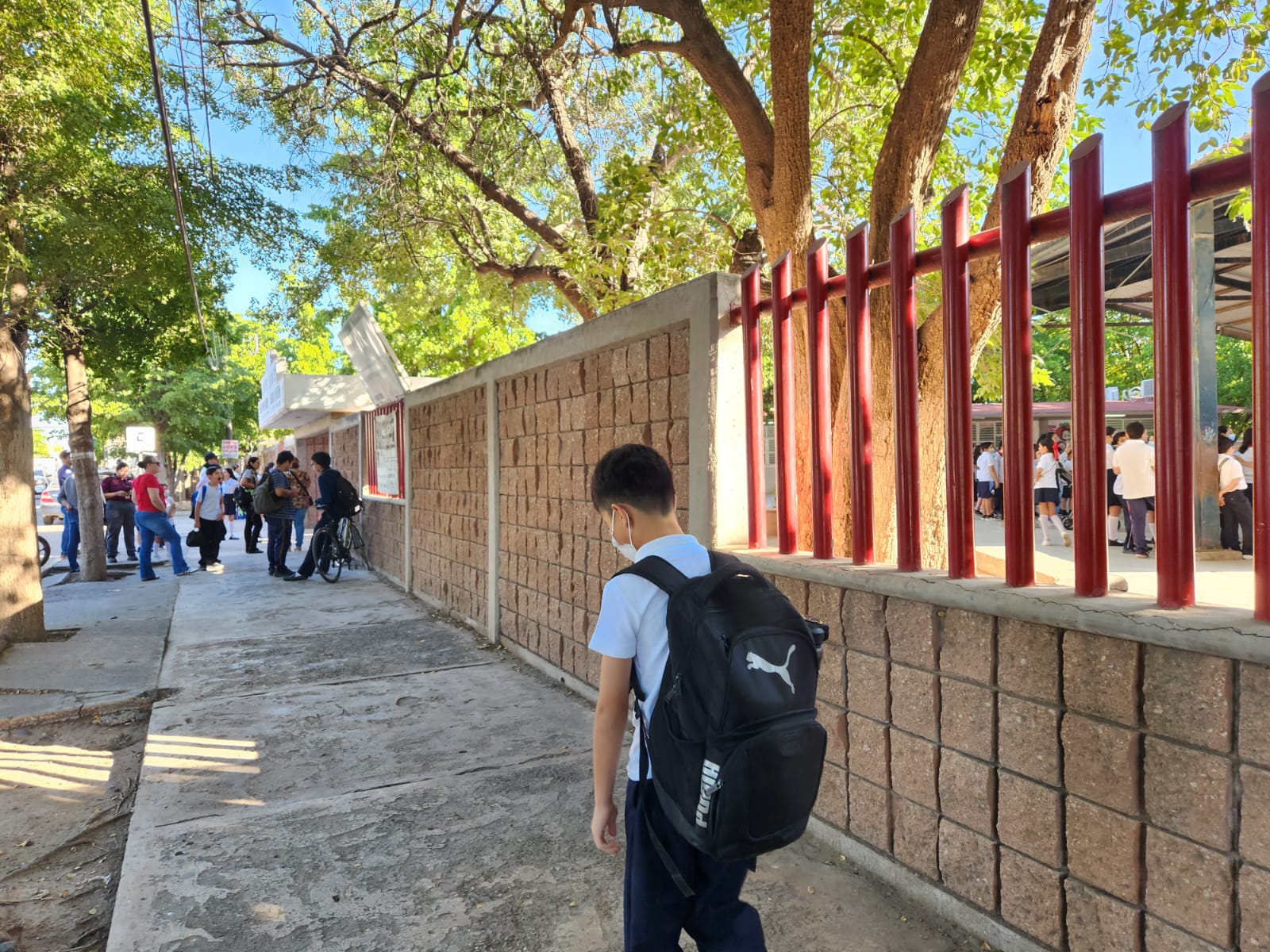 niños en la escuela mariano escobedo de Guasave