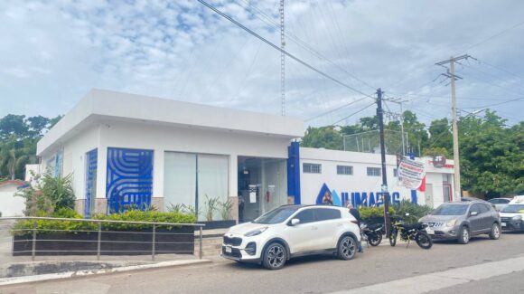 “Ni una sola gota nos llega”: pobladores de El Palmarito, Guasave, Sinaloa se manifiestan en oficinas de Jumapag exigiendo un mejor servicio