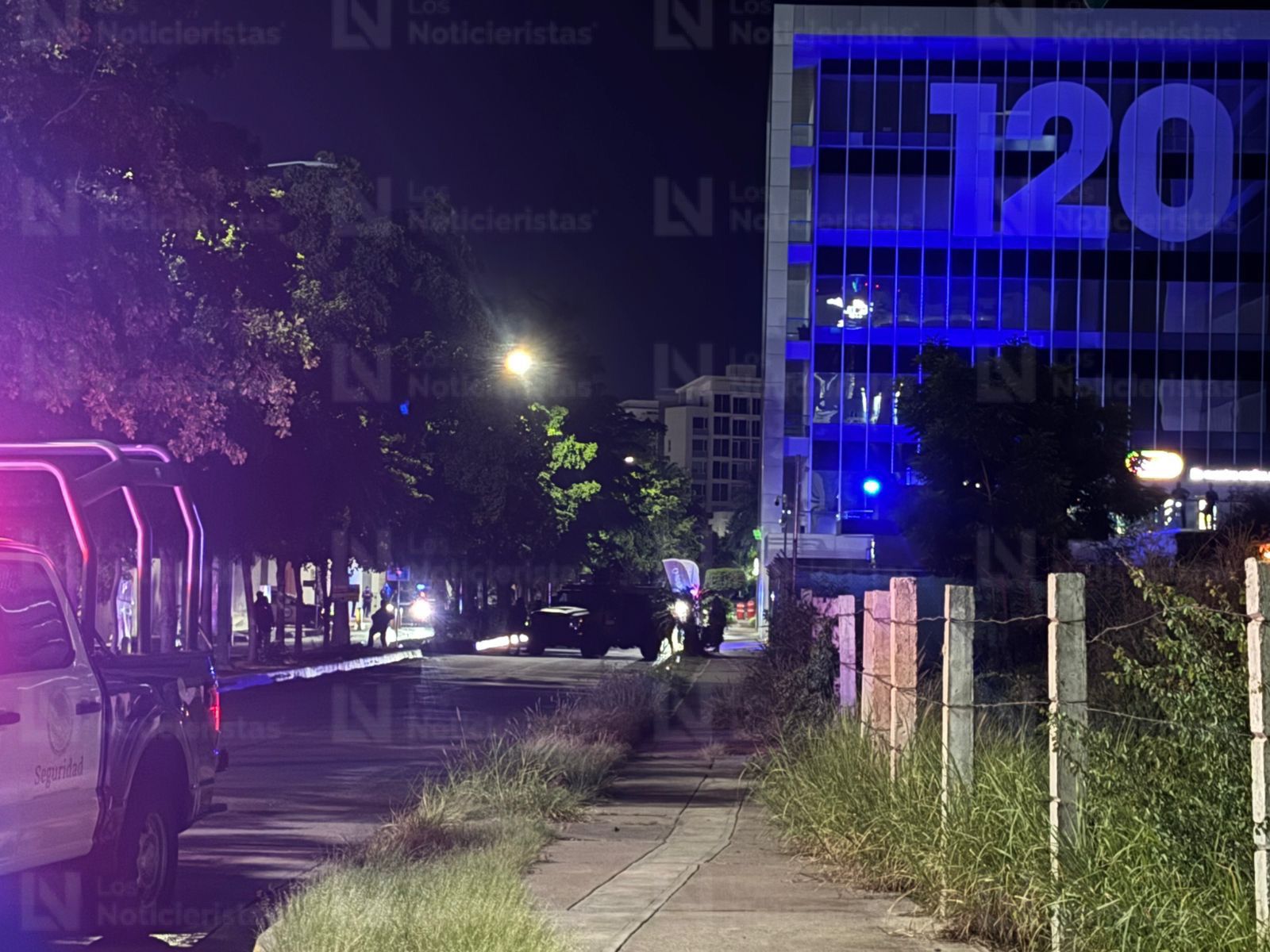 Operativo en edificios de departamentos en fraccionamiento Bonanza en Culiacán