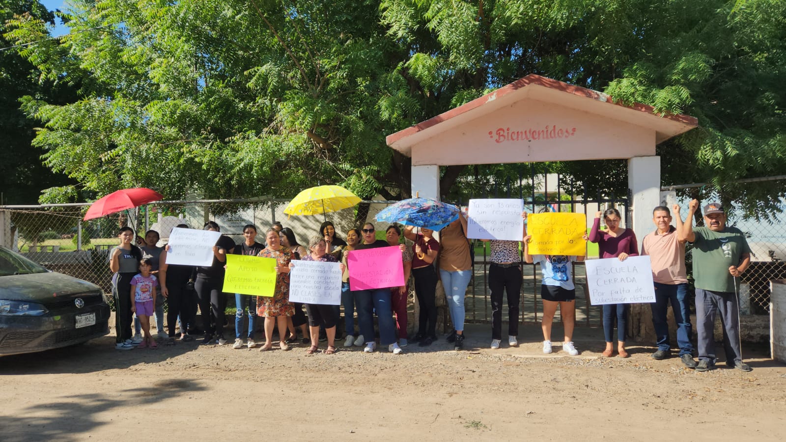 padres de la primaria de caimanero guasave toman escuela lugar
