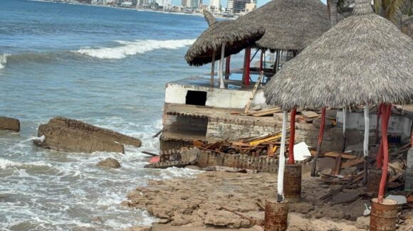 Palaperos de Mazatlán, Sinaloa, enfrentan pérdidas totales tras remanentes del huracán “Priscilla”