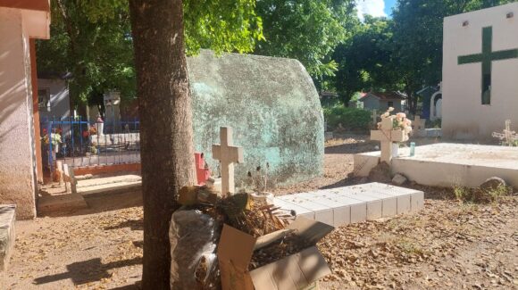 Estarán listos los tres panteones de la cabecera de Salvador Alvarado y comunidades para el Día de Muertos