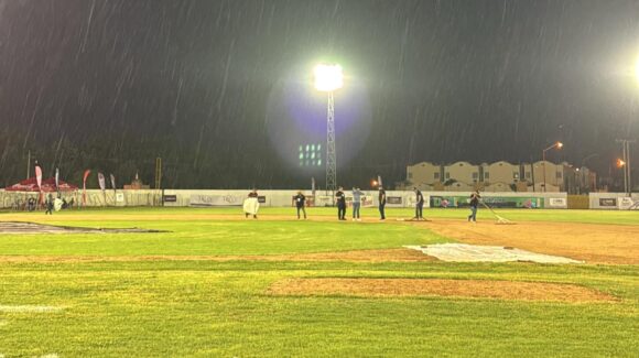 La lluvia se hace presente en inicio de la Copa Gobernador 2025 en Guamúchil, Sinaloa