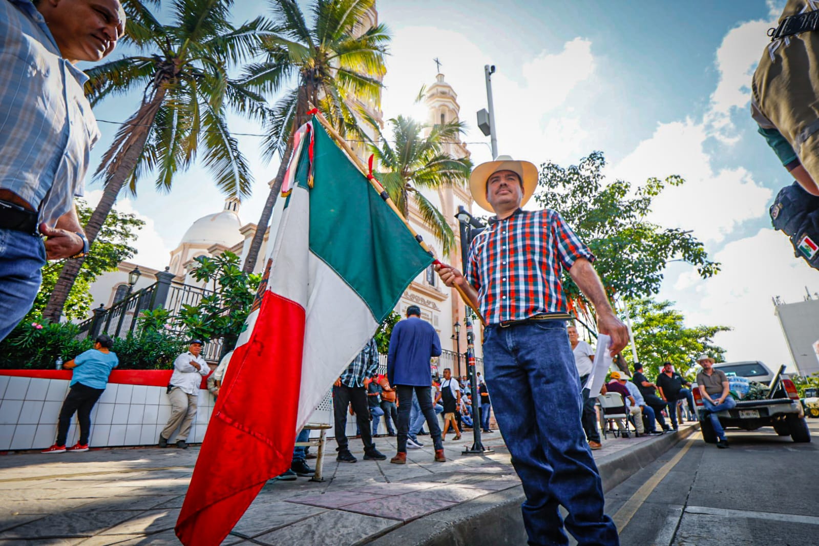 paro nacional por rescate al campo de agricultores de sinaloa bandera